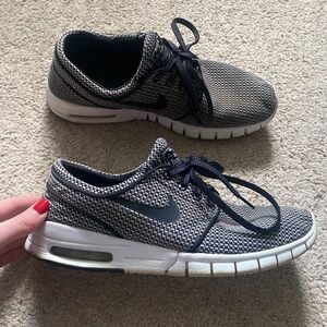 Nike Air Stefan Janoski Daily Use Skateboard Shoes Men’s Size 8 Woman’s 10